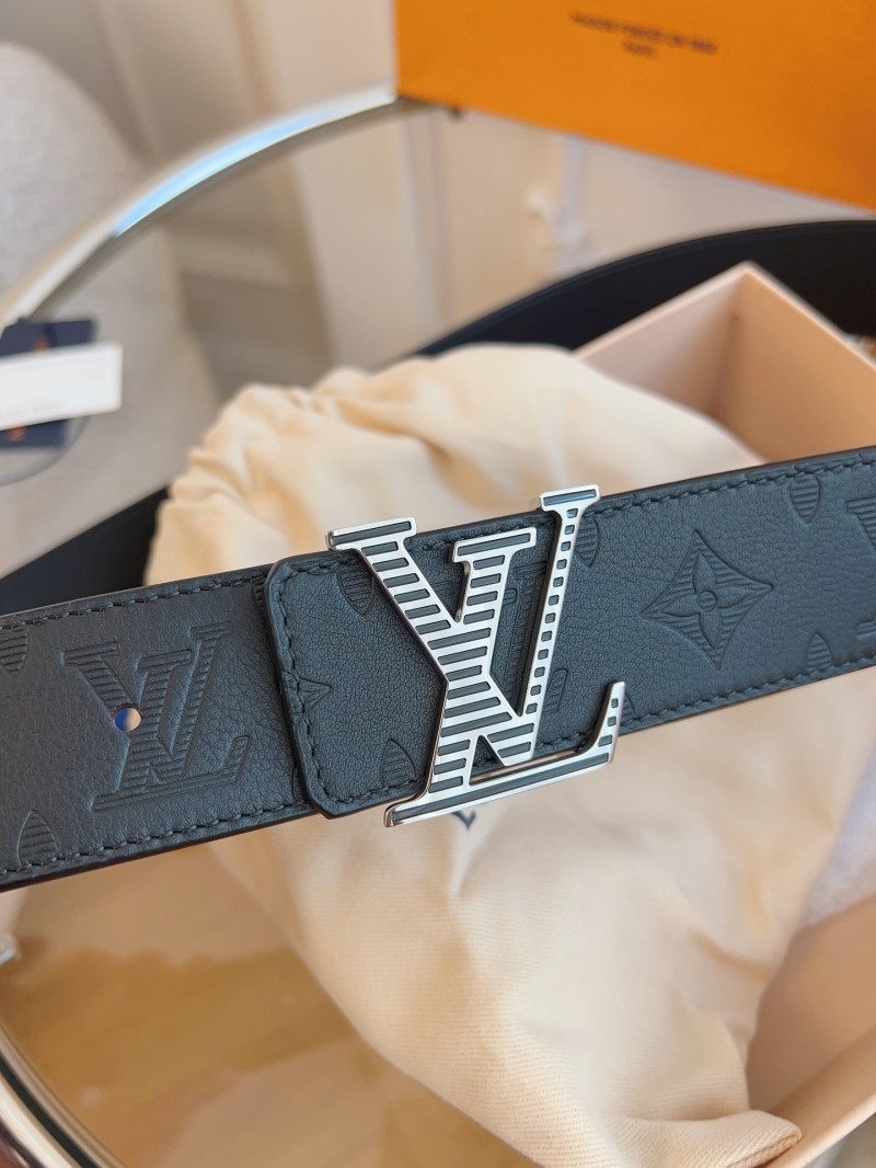 l0vis Vvtt0n belts
